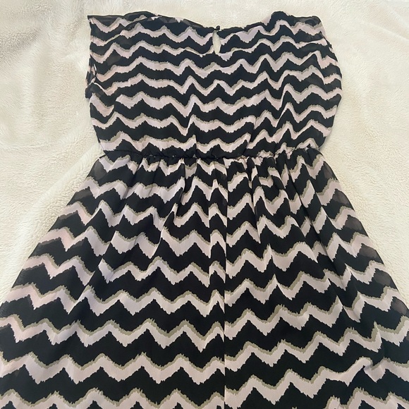 Patterned Dress 3/$20 - Picture 4 of 4